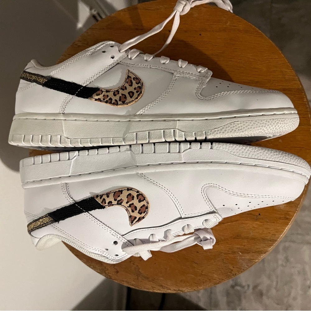 Nike White and Leopard Print Athletic Shoes Dunk Low Ladies Size 10 - Picture 7 of 8